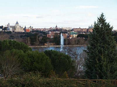 Casa de Campo de Madrid, fondo de la almudena